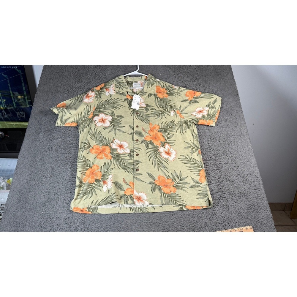 NWT Trader Bay Hawaiian Shirt Floral Print Button Up Short Sleeve Mens XL